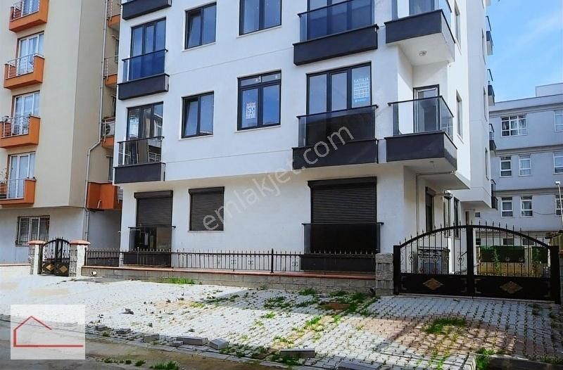 Kartal Topselvi Satılık Daire SOMEMLAKTAN TOPSELVİDE 5.KAT İSKANLI SATILIK DAİRE