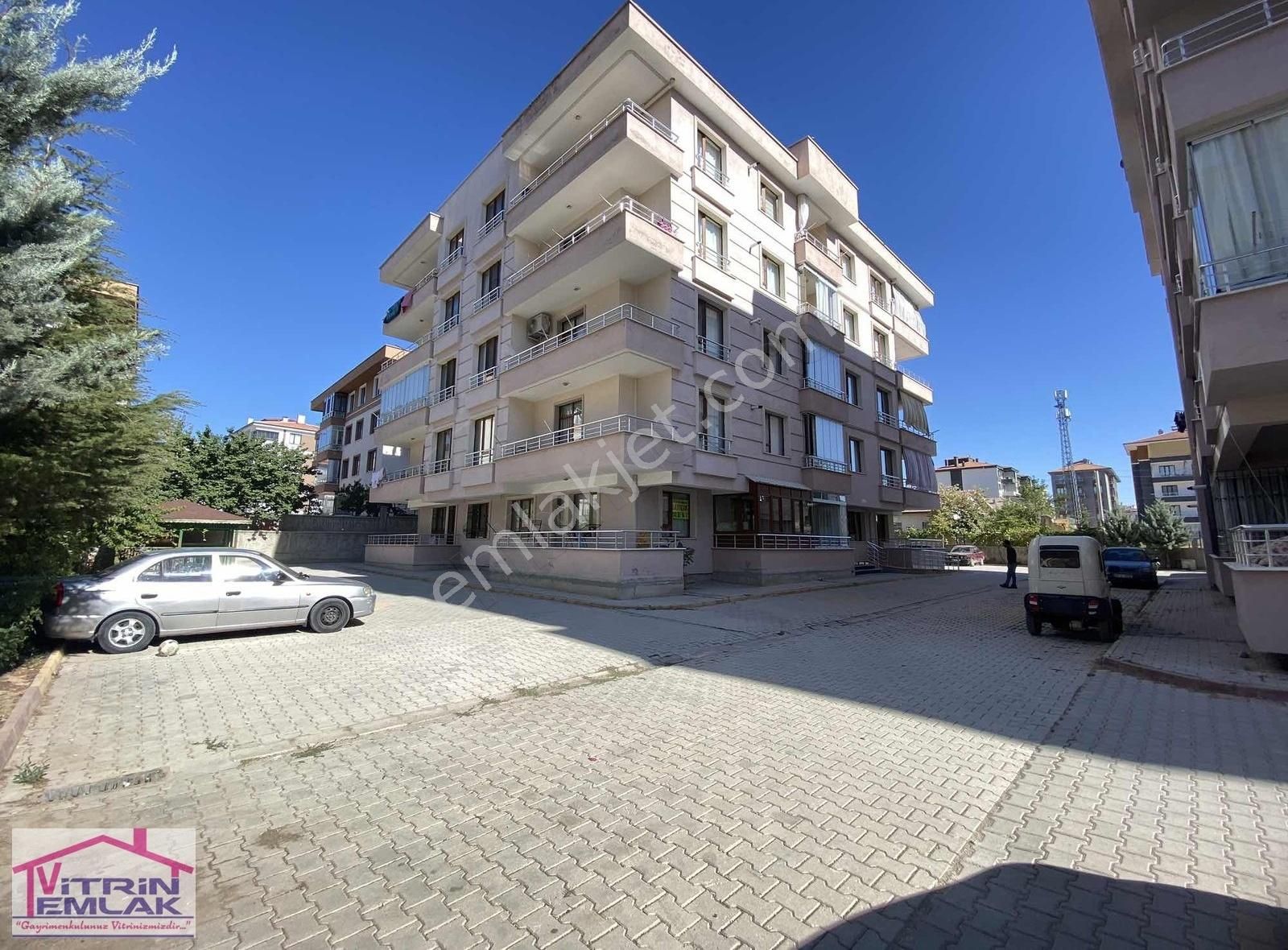 Selçuklu Akşemsettin Satılık Daire  GENÇOSMAN CD YAKIN E.BANYOLU BAKIMLI ÇOK GENİŞ 3+1 SATILIK DAİRE