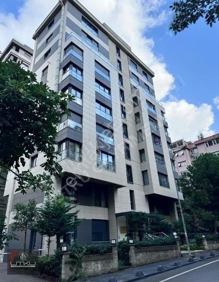 Kadıköy Fenerbahçe Satılık Daire UTKU'DAN ÇİFTEHAVUZLAR SAHİLDE KATTA TEK 220m2 4+1 FERAH DAİRE