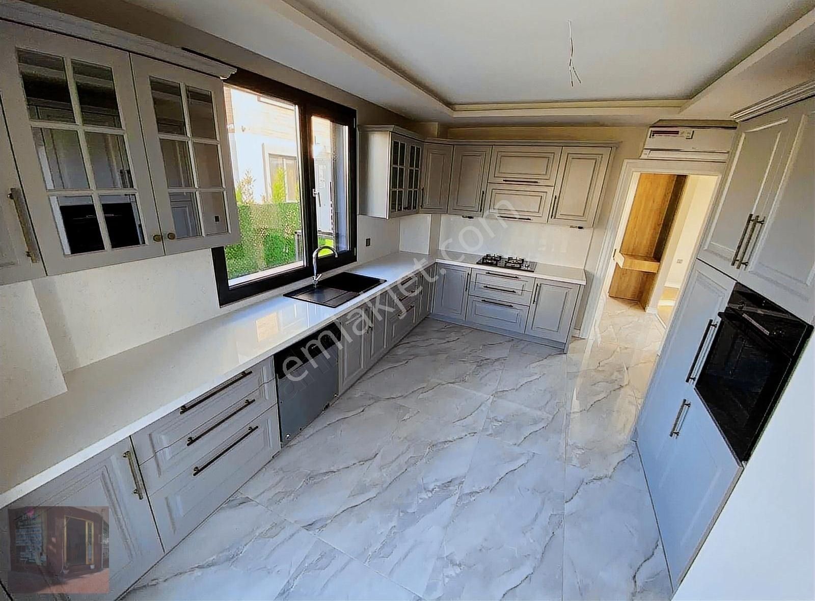 Güçlü Kardeşler Gürede 400m2 Arsa İçinde Havuzlu Bağımsız Villa - Görsel 8