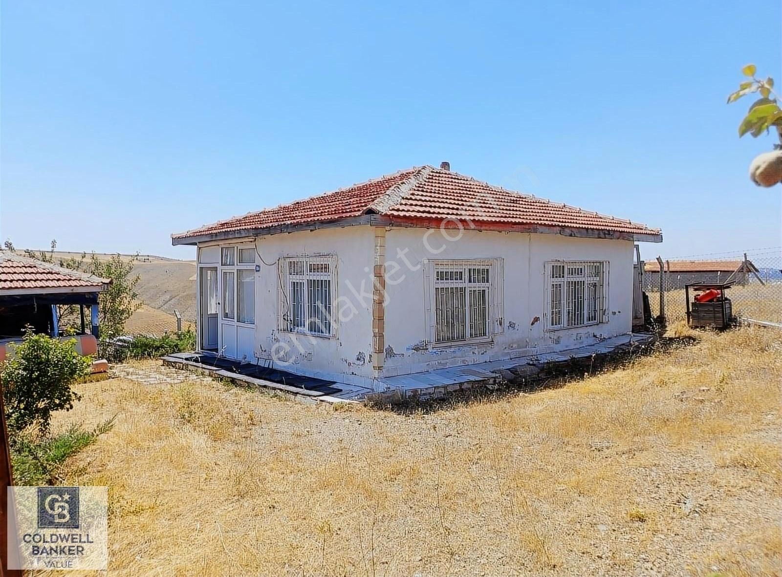 Çankaya Yakupabdal Satılık Müstakil Ev ÇANKAYA YAKUPABDAL'DA 320 M2 ARSA ÜZEİNDE 45M2 2+1 SATILIK DAİRE