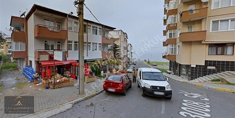 Gölcük Yüzbaşılar Kiralık Dükkan & Mağaza D.Dere Yüzbaşılar'da Sahile Yürüme Mesafesinde Kiralık Dükkan