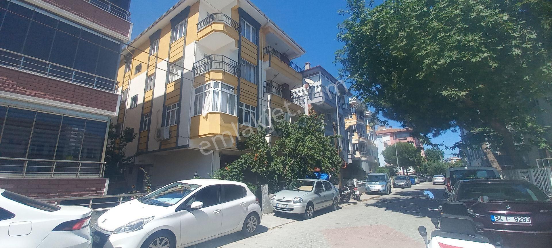 Şarköy Cumhuriyet Satılık Daire ŞARKÖY PRESTİJ EMLAKTAN MERKEZİ KONUMDA SATILIK DAİRE.