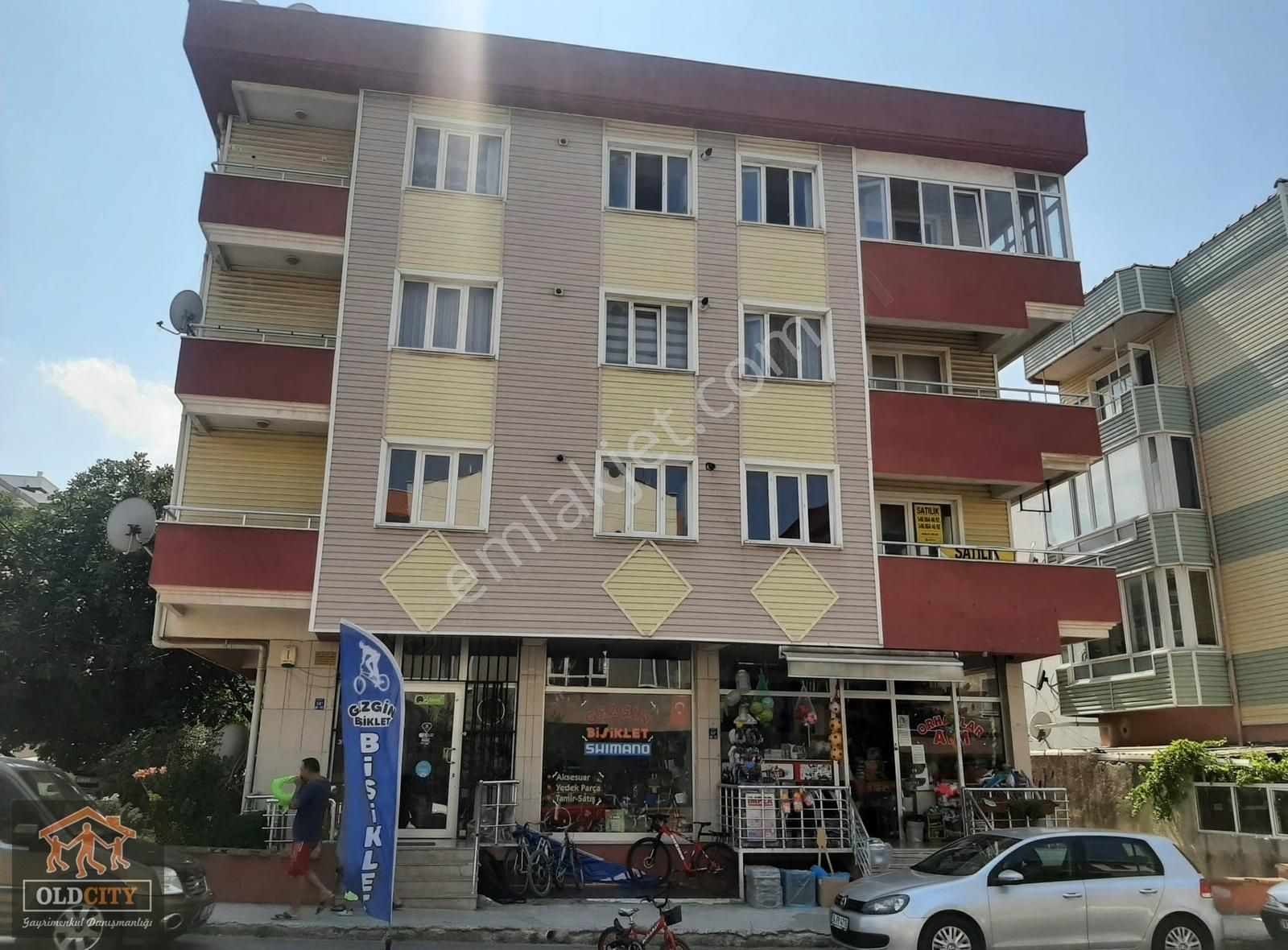 Çanakkale Merkez Esenler Satılık Daire ESENLER ABDİİPEKÇİ CD ÜZERİ TEK DAİRE ÜZERİNE 1.KAT 3+1 135M2 LX