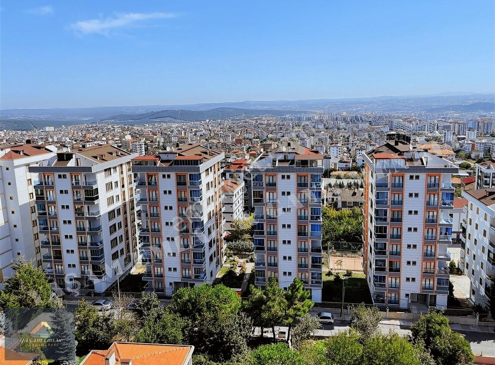 Sultanbeyli Necip Fazıl Satılık Daire YAŞAM'DAN KAPALI HAVUZLU 2+1 128 M² ARA KAT DAİRE