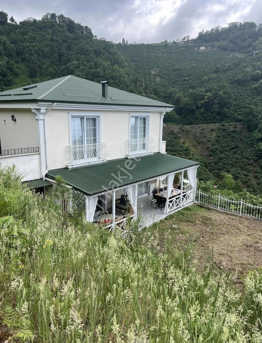 Çarşıbaşı Kaleköy Satılık Müstakil Ev Hayallerinizdeki müstakil evi bulduk.