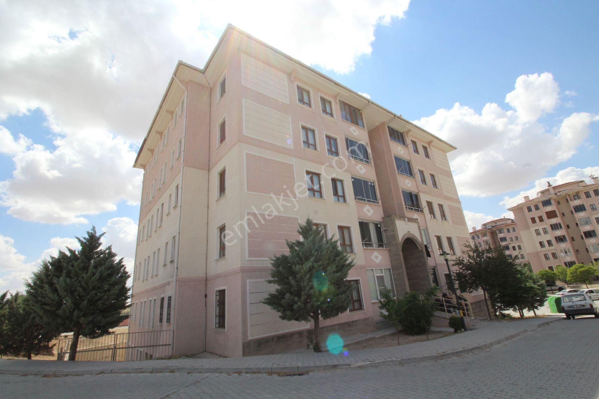 Aksaray Merkez Taşpınar Bld. (Yeni Cami) Satılık Daire  AKSARAY TAŞPINAR TOKİDE ASANSÖRLÜ 3+1 SATILIK ARA KAT DAİRE