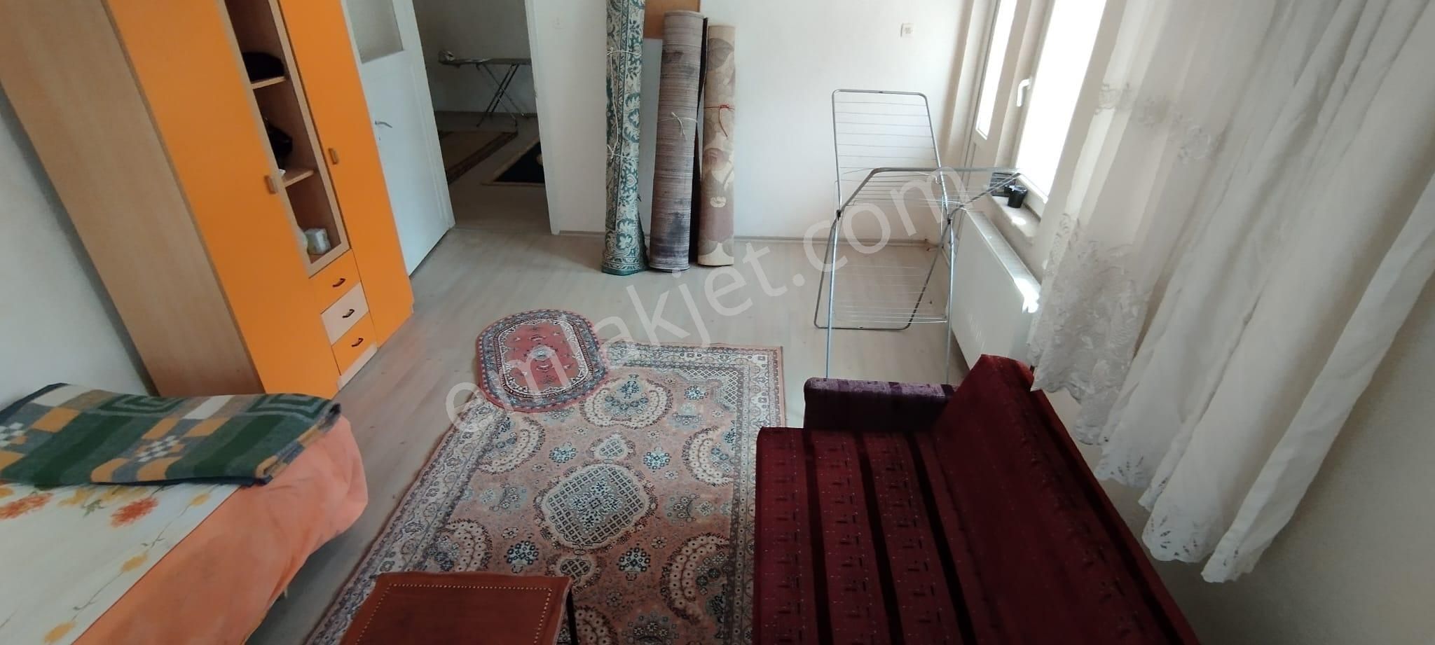 Kütahya Merkez Servi Kiralık Daire  KÜTAHYA MERKEZ SERVİ MAH. EŞYALI KİRALIK  2+1 ARA KAT DAİRE