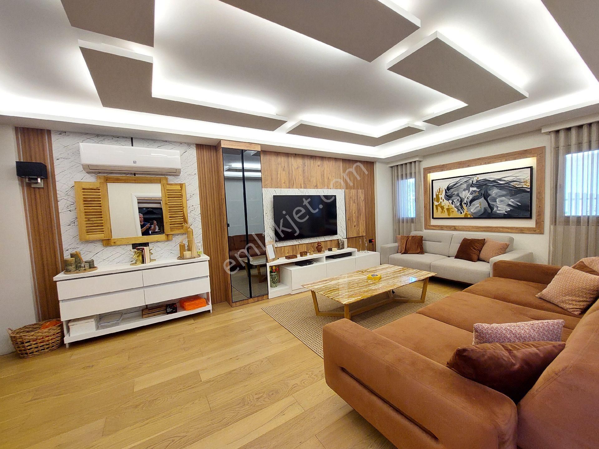 Kuşadasında Elektriğini Öreten Özel Havuzlu Tek Müstakil Ultra Lüx 4+1 Villa - Görsel 9