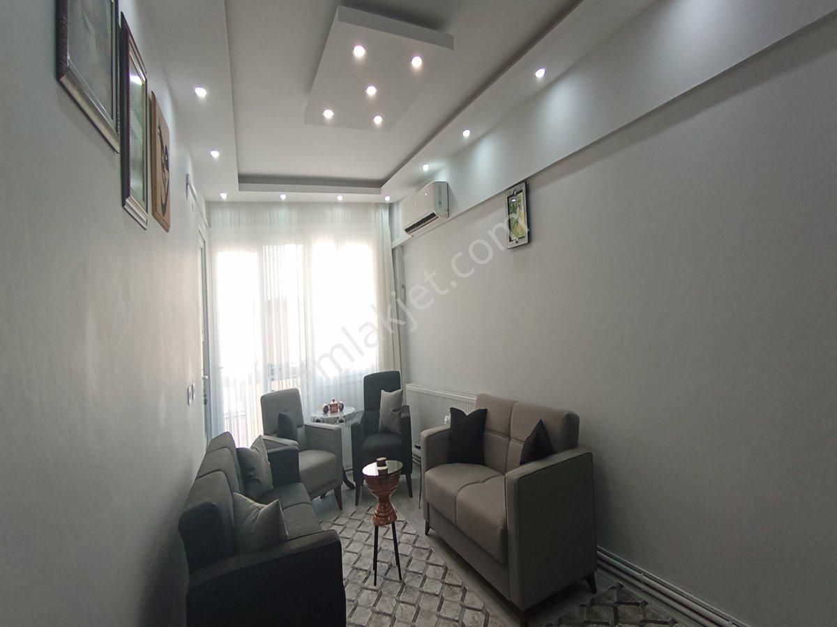 Konak Atilla Satılık Daire ÜÇYOL'DA ACİL SATILIK DAİRE