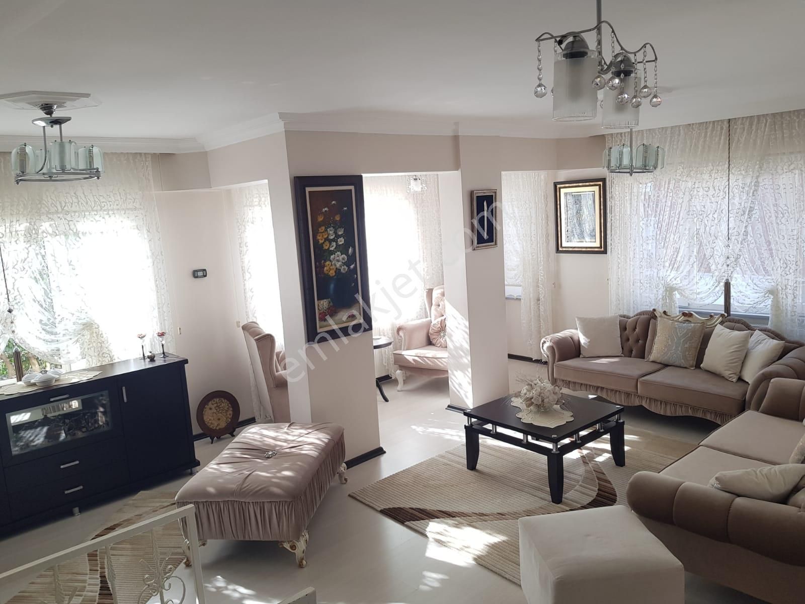 Mudanya Güzelyalı Eğitim Kiralık Villa Müstakil Havuzlu Lüks Eşyalı Deniz Manzaralı Villa