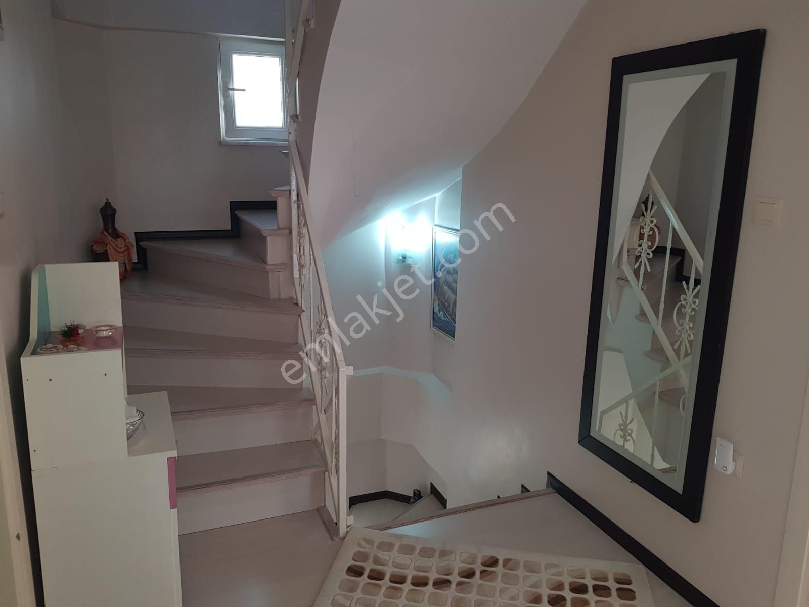 Müstakil Havuzlu Lüks Eşyalı Deniz Manzaralı Villa - Görsel 17