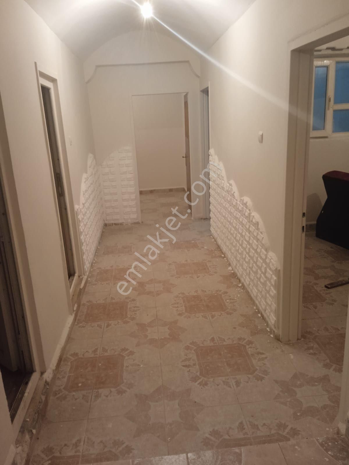 Bağlar 5 Nisan Satılık Daire ACİL SATILIK DAİRE 2+1 VE İİİ İKİ ADET DÜKKANDİR 