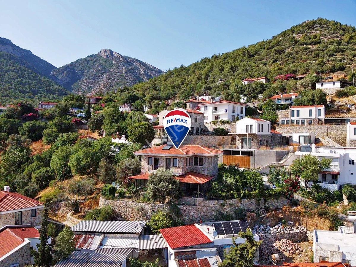 Datça Emecik Satılık Villa RE/MAX BADEM'DEN DATÇA'DA 3+1 DENİZ MANZARALI MÜSTAKİL VİLLA