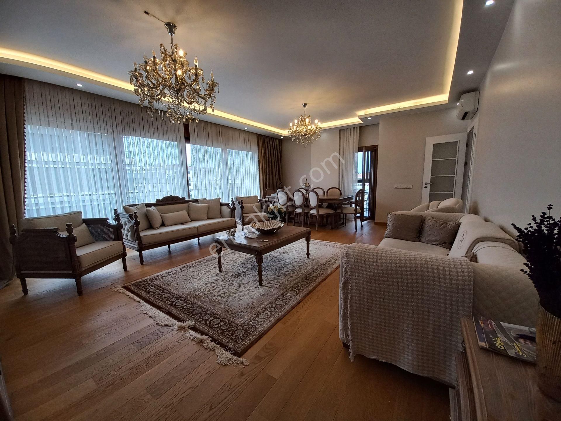 Kadıköy Caddebostan Satılık Daire Caddebostan'da Bağdata Yakın Katta Tek 4+1 180m2 Balkonlu Ebeveynli 2019 Yapım Çift Kat Kapalı Garaj