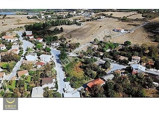 Arnavutköy Terkos Satılık Villa İmarlı Terkos Mahallesi Durusu'da Köy İçinde Villa İmarlı Satılık Arsa.