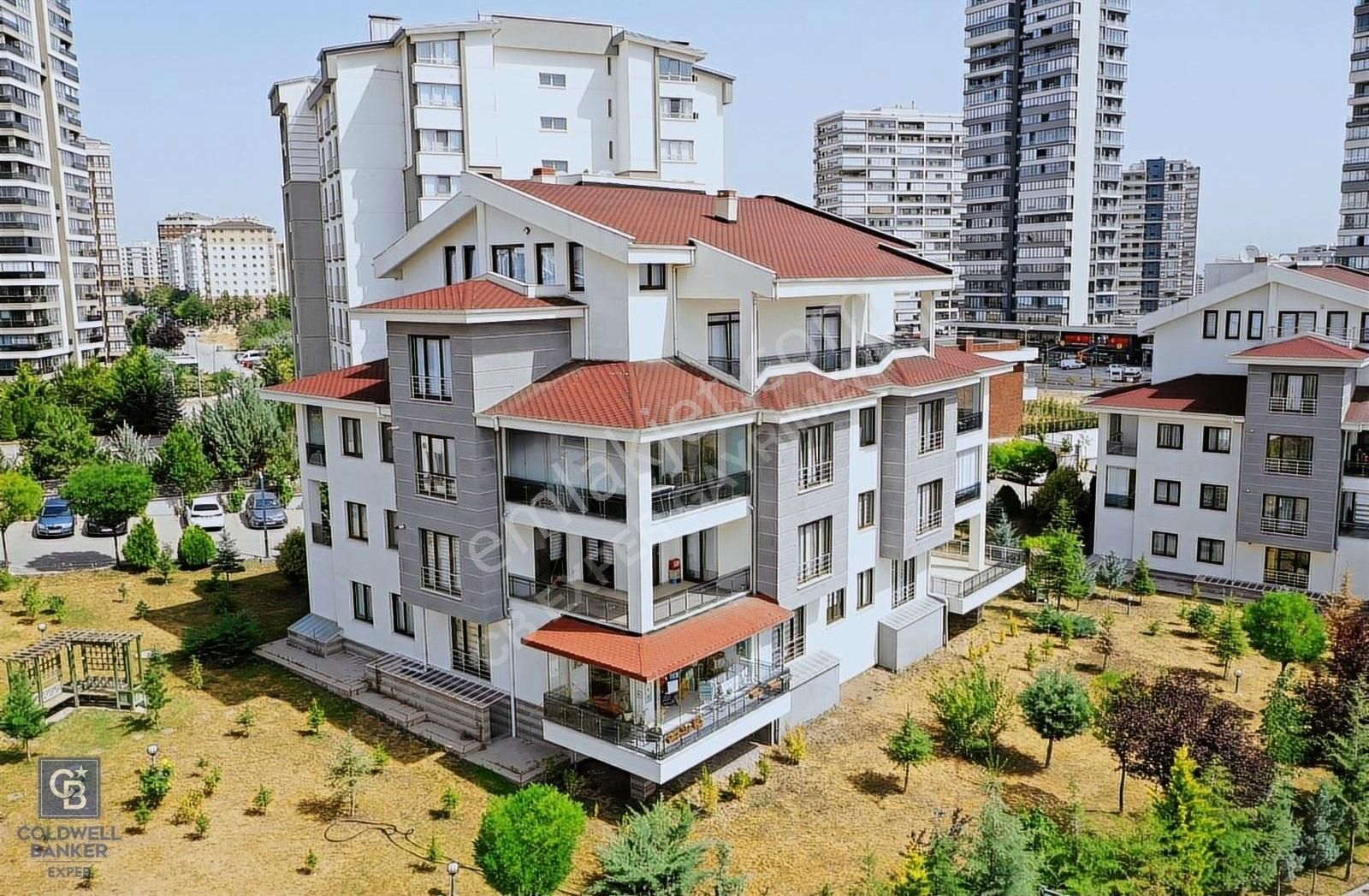 Çankaya Yaşamkent Satılık Daire YAŞAMKENT MERKEZDE ÜÇ KONAKLAR SİTESİNDE SATILIK 4+1 DAİRE