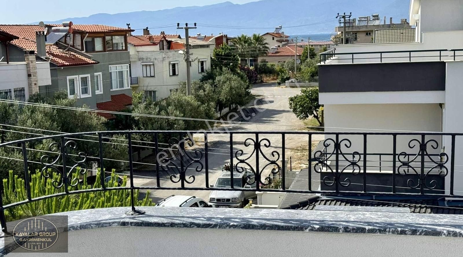 Burhaniye İskele Satılık Villa KAYALAR'DAN İSKELE MAHALLESİNDE DENİZE 50 ADIM KÖŞE FIRSAT VİLLA