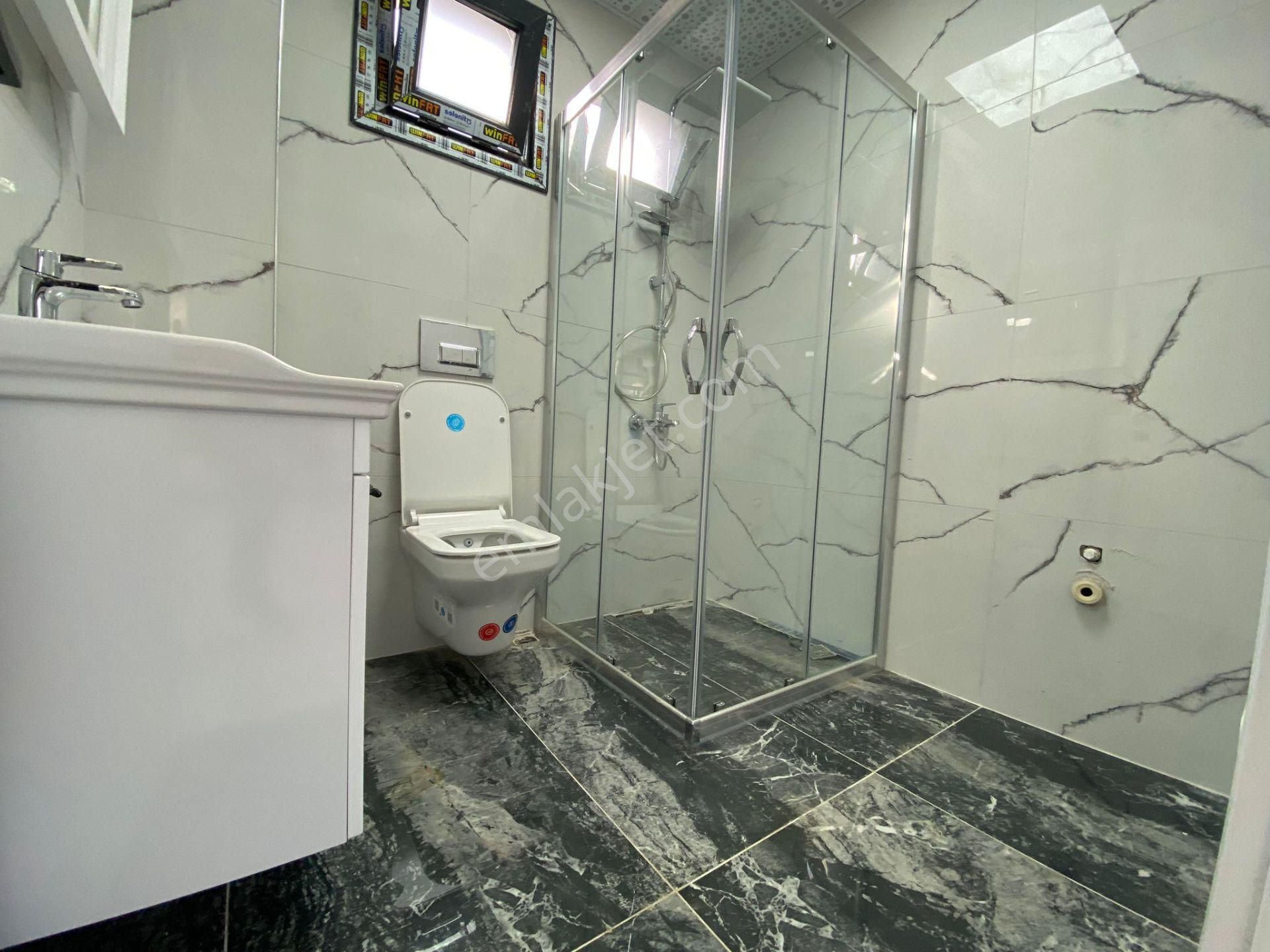 Sahile 300m Satılık Muhteşem 5+1 Lüx Villa - Görsel 6