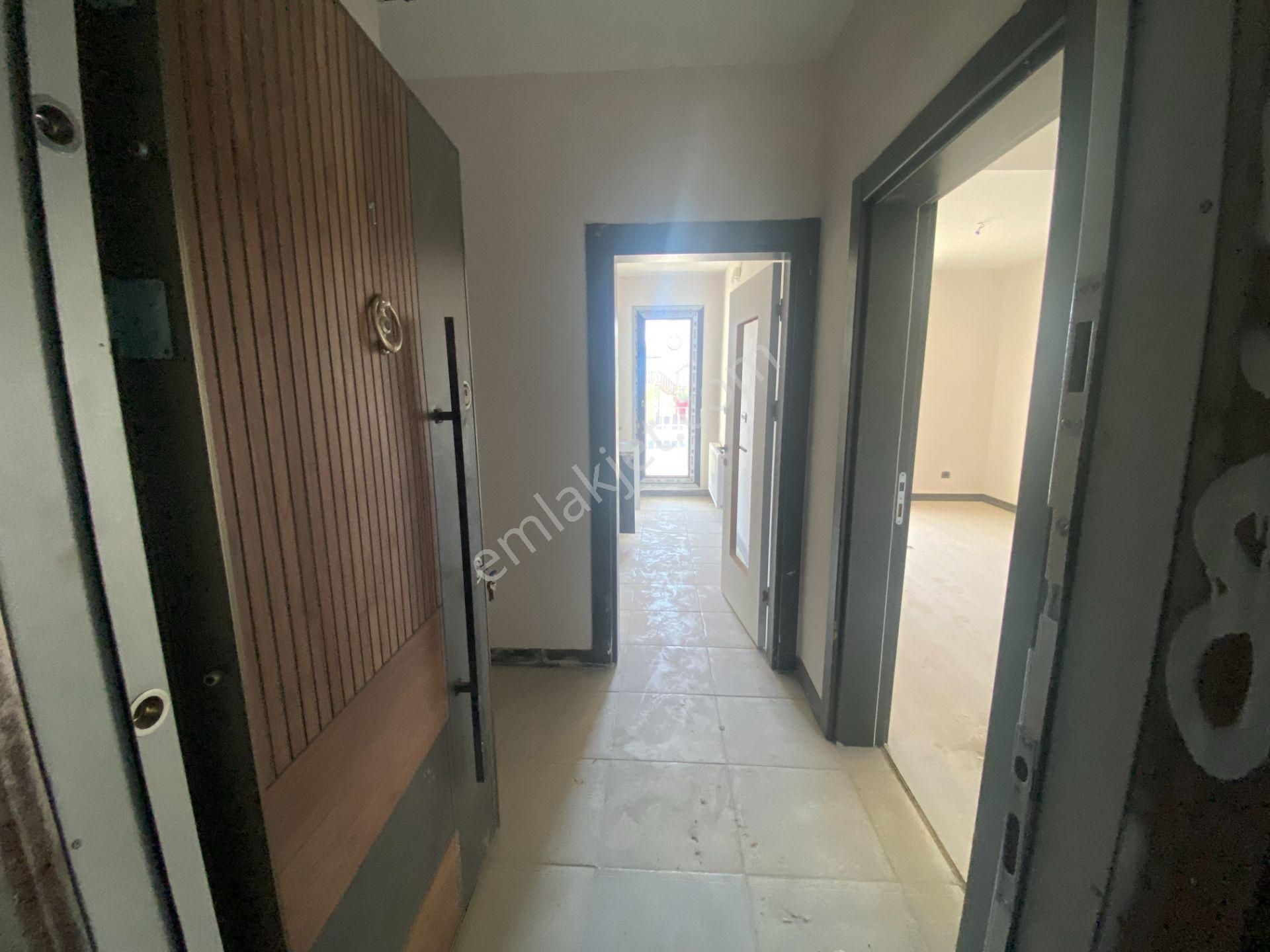 Başakşehir Kayabaşı Satılık Daire  25.Bölge Borçsuz Satılık 1+1 Kapalı Mutfak Daire 63 m²