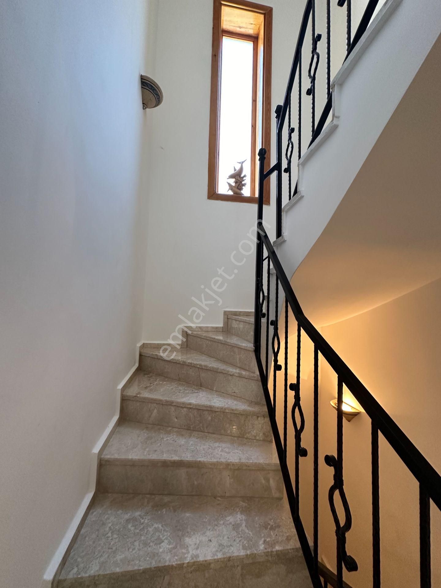 Satılık Ortak Havuzlu Villa Mükemmel Konumda - Görsel 9