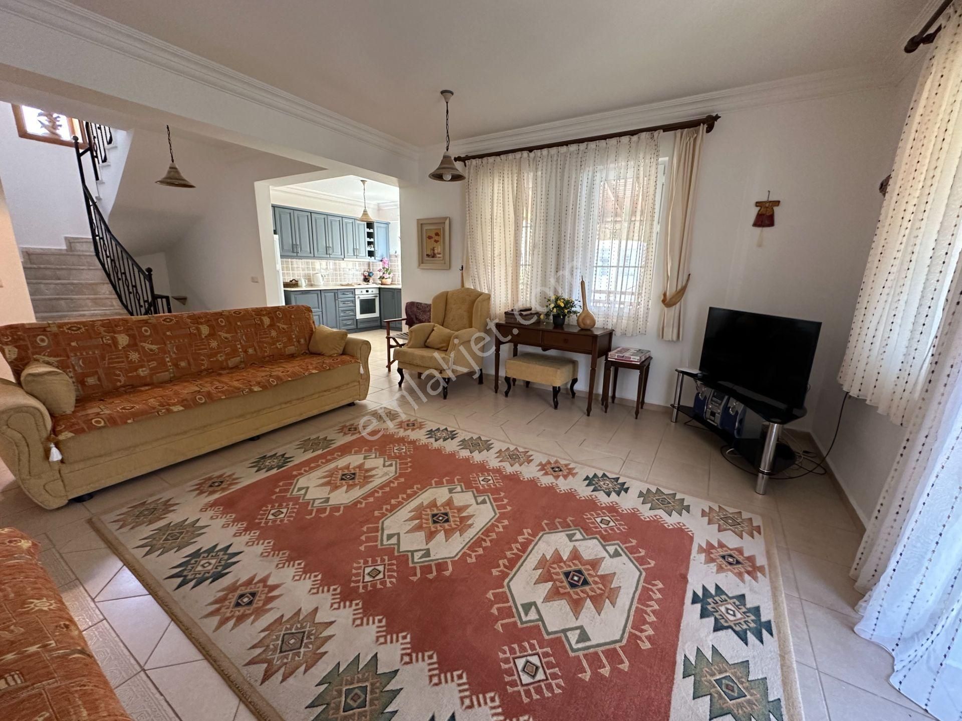 Satılık Ortak Havuzlu Villa Mükemmel Konumda - Görsel 5