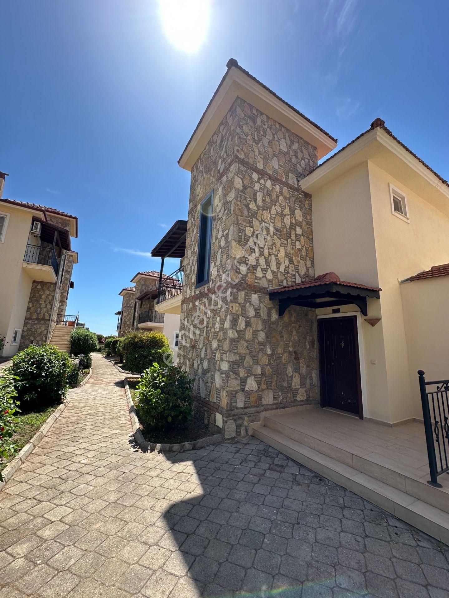 Satılık Ortak Havuzlu Villa Mükemmel Konumda - Görsel 30