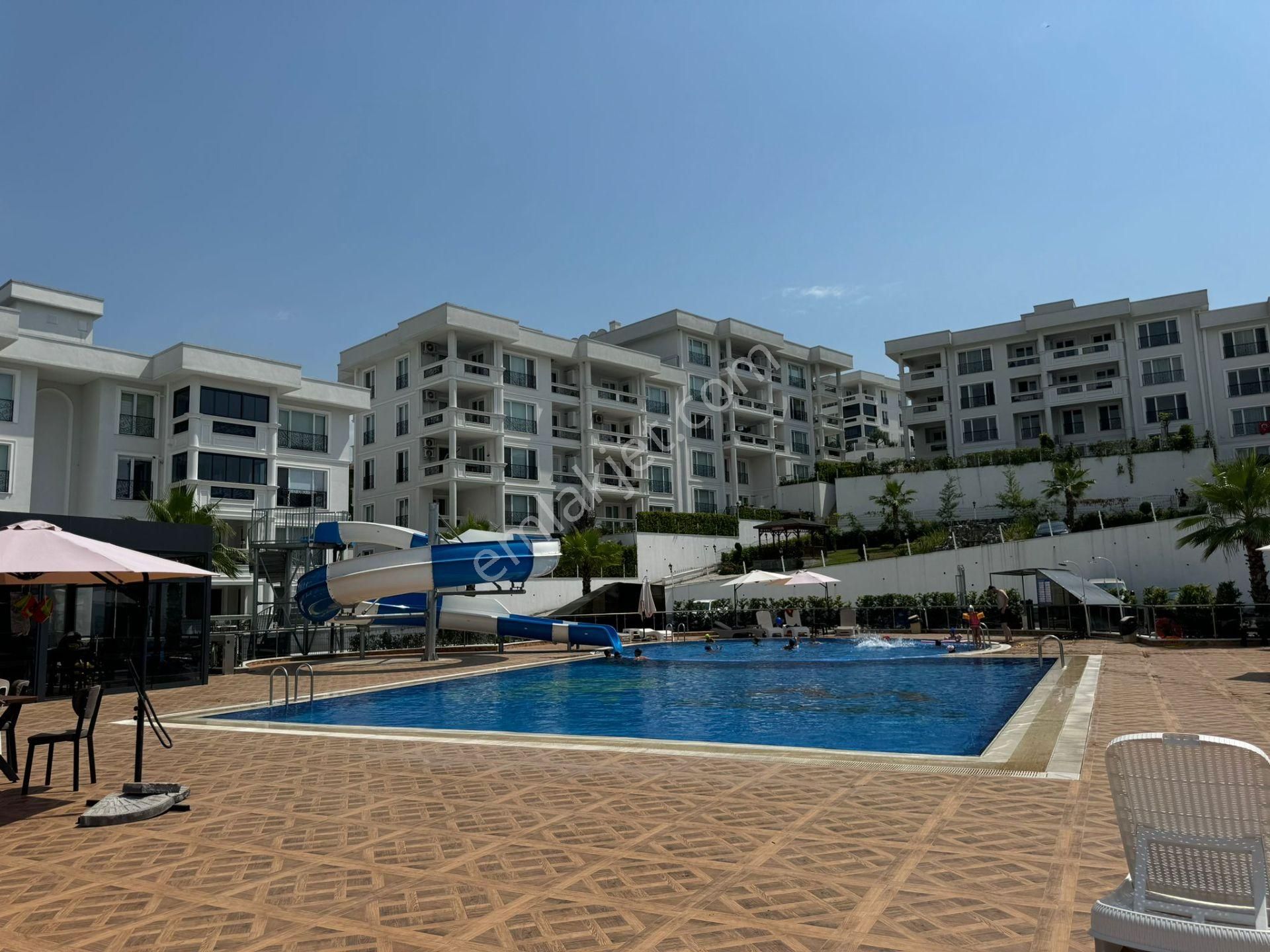 Başiskele Paşadağ Satılık Daire  Remax Palas'tan Orka Life 2 Sitesi Satılık Bahçeli 3+1 Daire