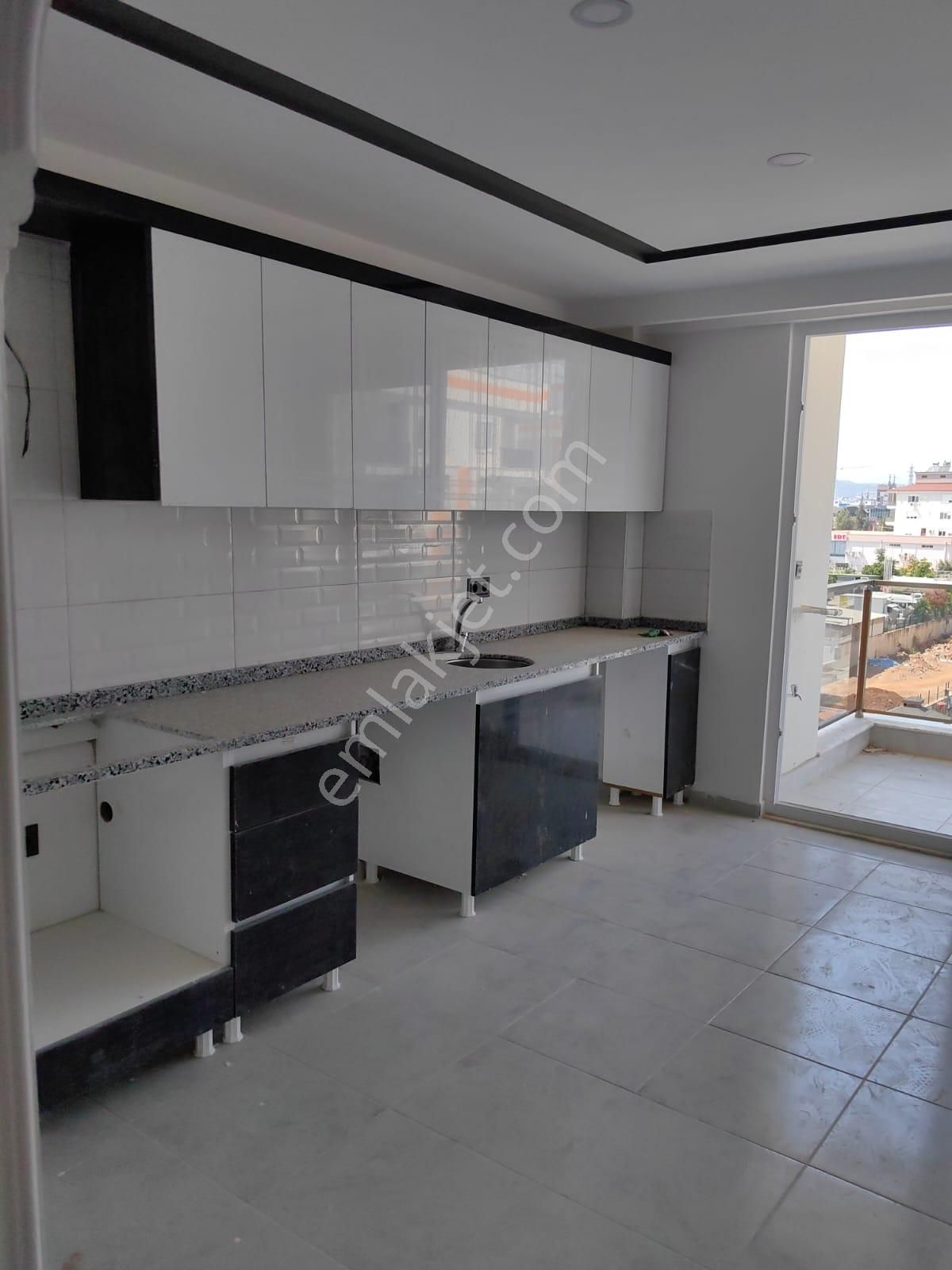 Kepez Baraj Kiralık Daire BARAJ MAHALLESİNDE HAVUZLU SİTE İÇİ KİRALIK ARAKAT