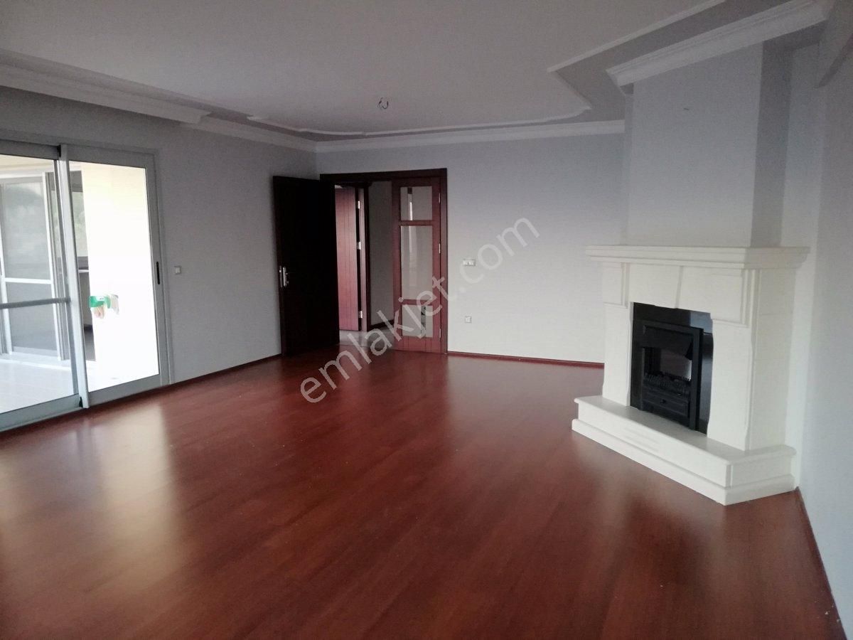 Narlıdere Narlı Satılık Daire İzmir Narlıdere Narlı Mh Site içinde Deniz ve Doğa Manzaralı 3+1