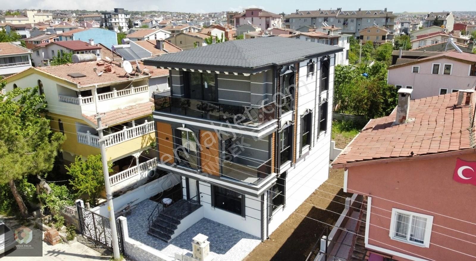 Marmaraereğlisi Yeniçiftlik Satılık Villa ŞİMŞEK EMLAK YENİÇİFTLİK SATILIK VİLLA MÜSTAKİL MERKEZİ KONUMDA