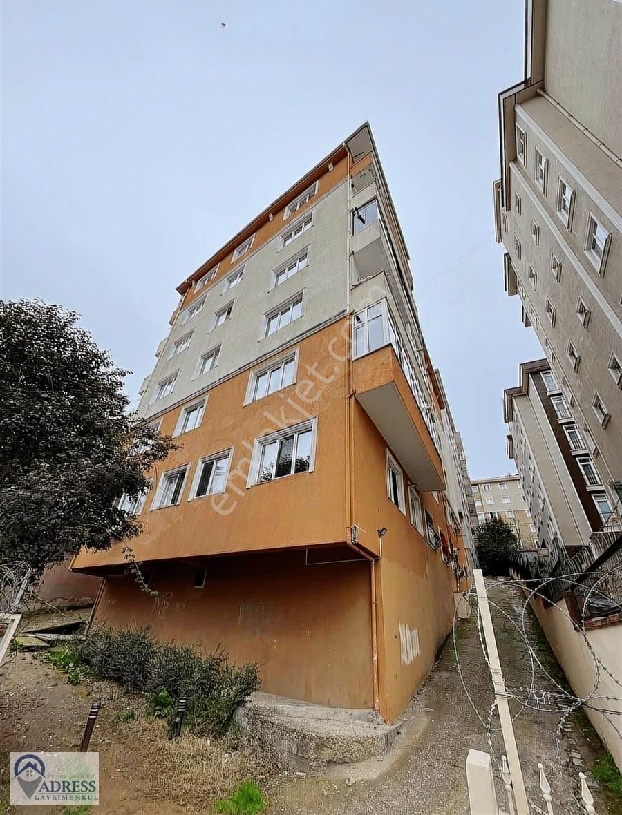 Ümraniye Mehmet Akif Satılık Daire ADRESS GAYRİMENKULDEN SATILIK 3+1 BOŞŞ DAİRE