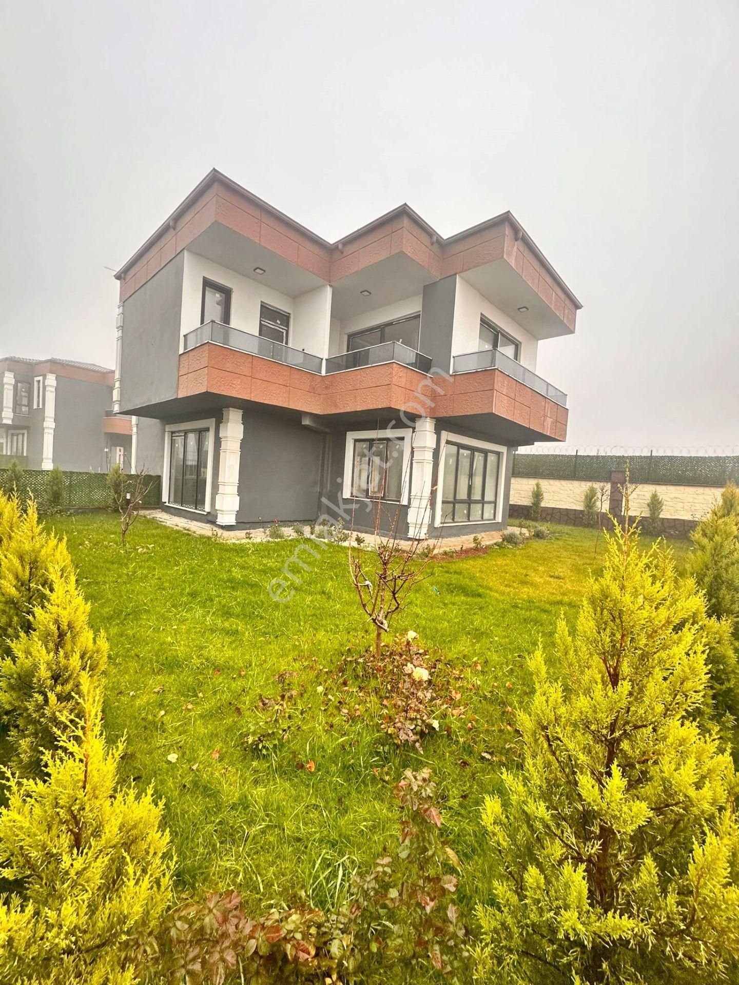 Oğuzeli Körkün Satılık Villa  ROX GAYRİMENKUL'DEN KÖRKÜN'DE ÖNÜ AÇIK FERAH SIFIR 3+1 VİLLA