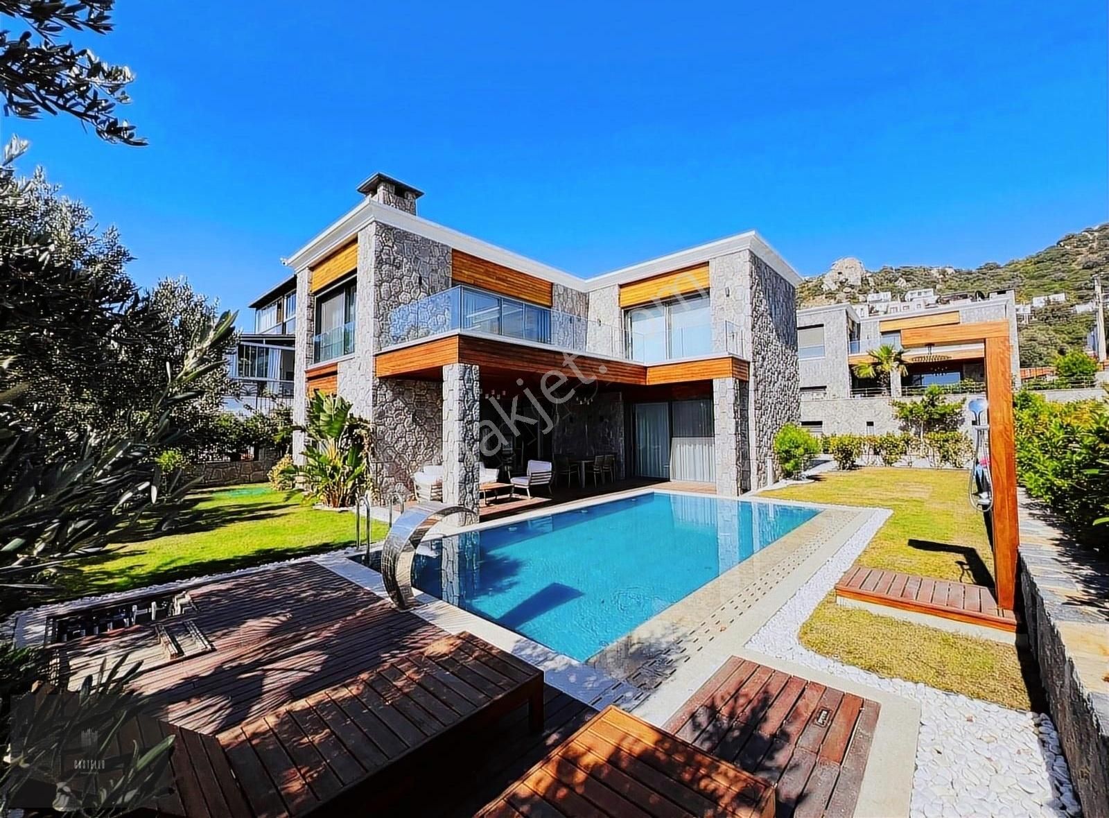 Bodrum Yalıkavak Satılık Villa BODRUM YALIKAVAK MERKEZDE MÜSTAKİL HAVUZLU SATILIK VİLLA