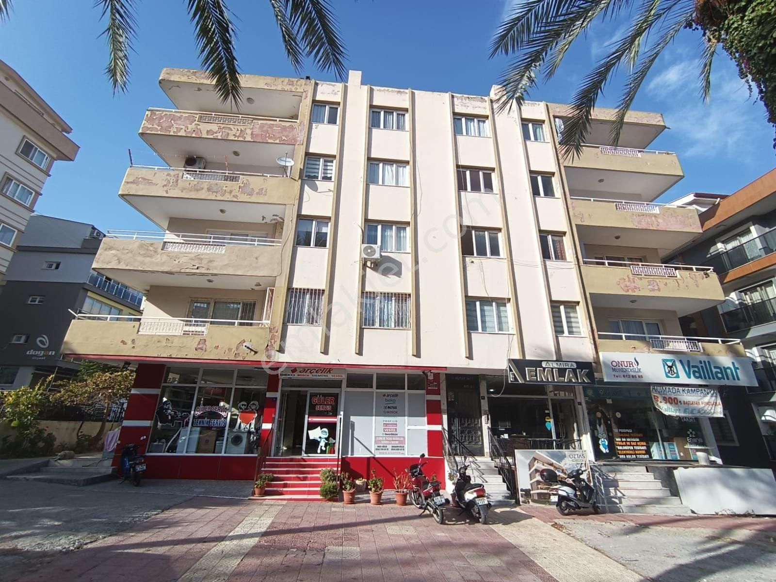 Kuşadası Hacıfeyzullah Satılık Daire  KUŞADASI MERKEZDE SATILIK 3+1 DAİRE