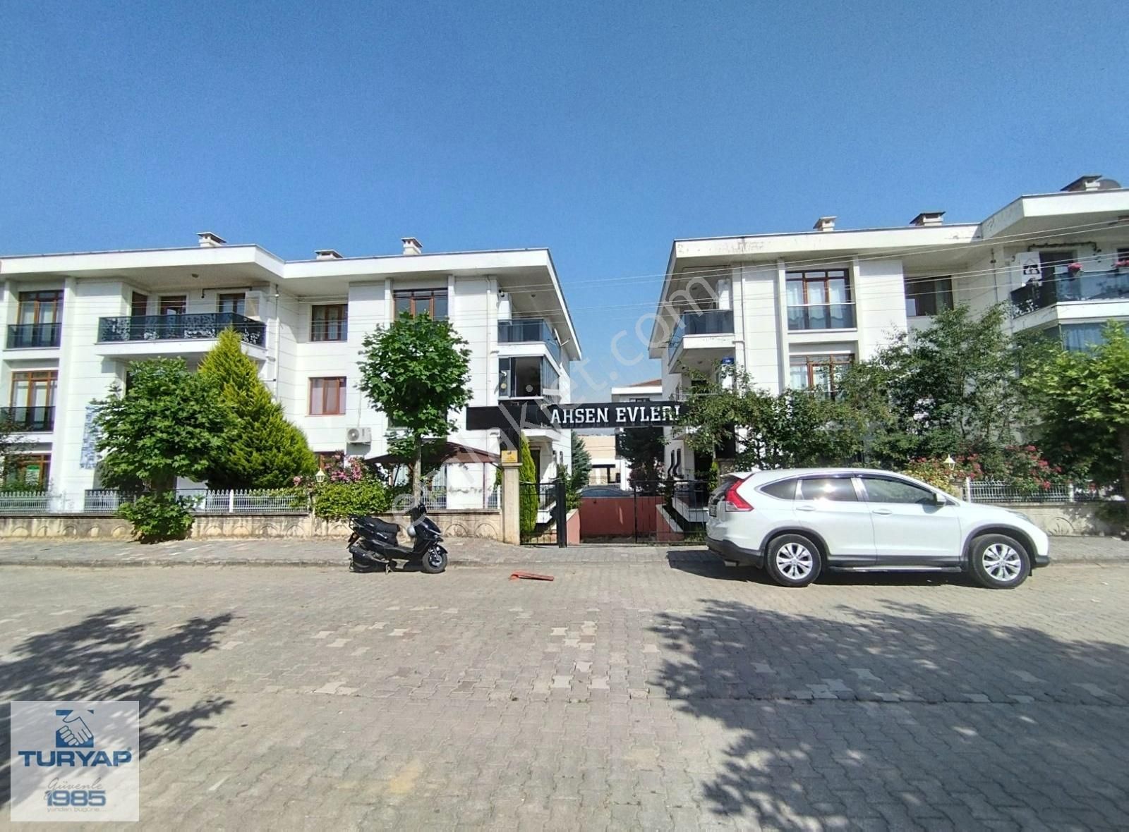 Yalova Merkez Adnan Menderes Satılık Daire TURYAP ALİ RIZA ACARDAN SİTE İÇERİSİNDE SATILIK 3+1 ARAKAT DAİRE