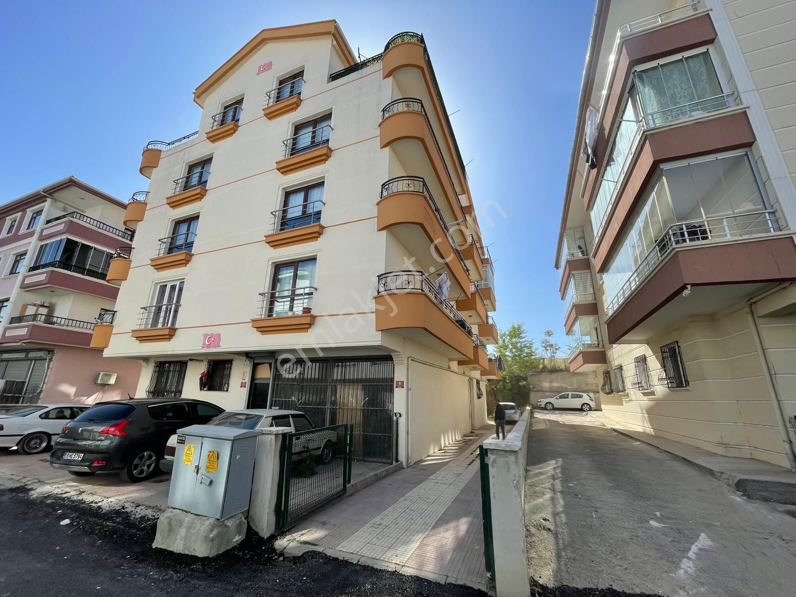 Etimesgut Şeker Satılık Daire  ERYAMAN ŞEKER MAH SATILIK 4+1 SATILIK FIRSAT TERASLI DAİRE