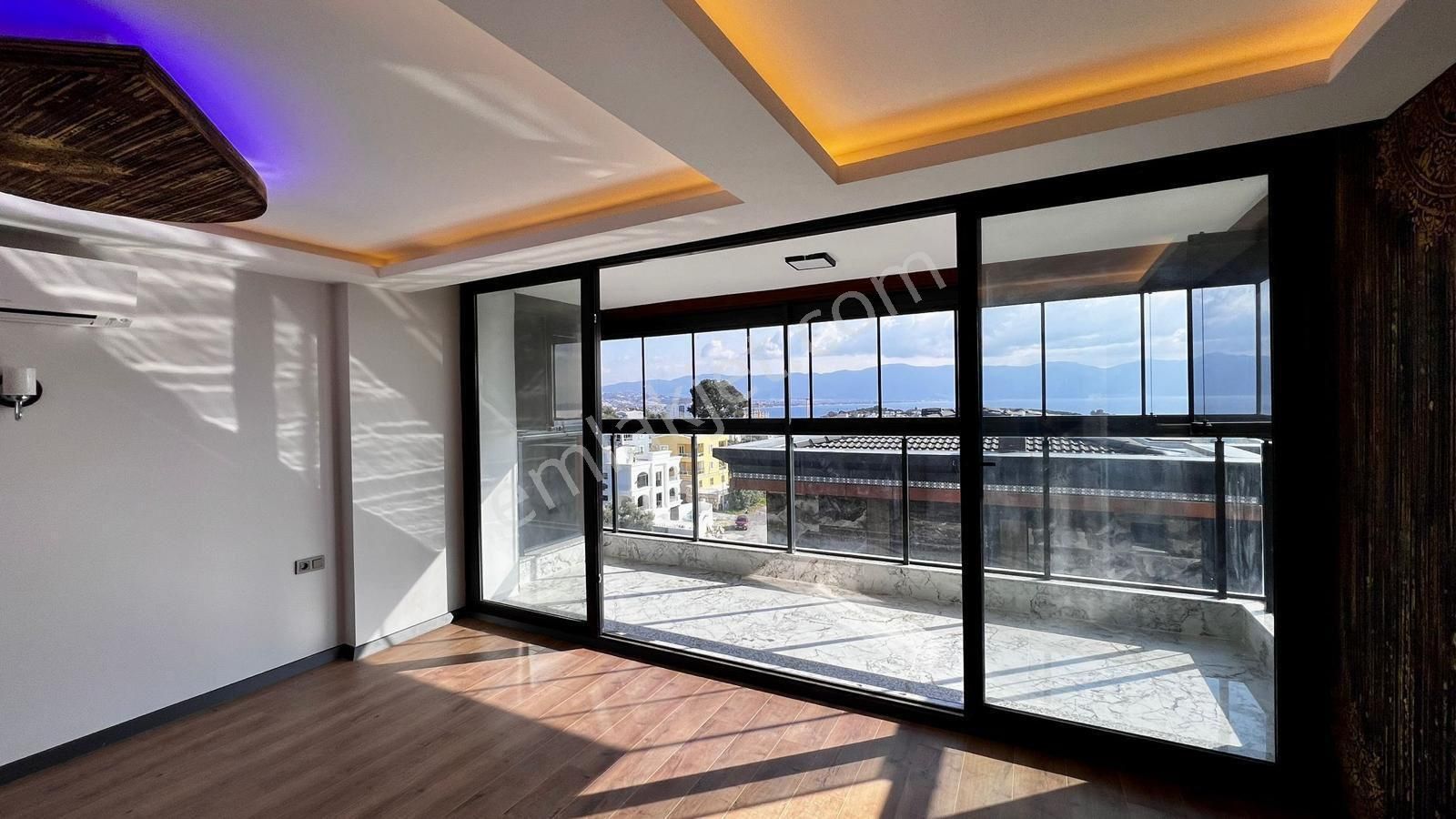 Kuşadası Kadınlar Denizinde Satılık 4+1 Müstakil Malikane - Görsel 13