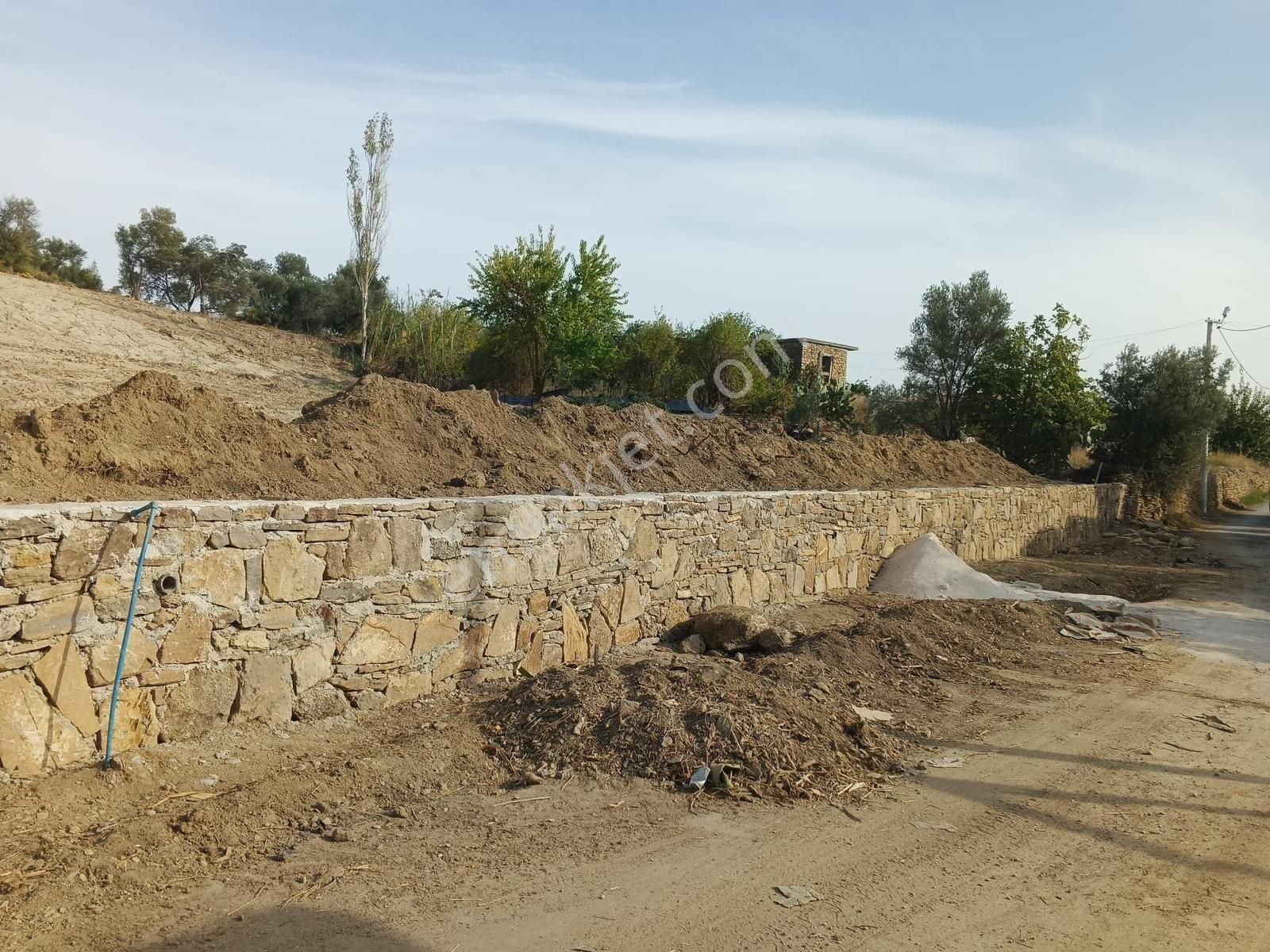 Evrenler Yavşi Mahallesi'nde Yatırım Fırsatı: Etrafı Evlerle Çevrili Satılık Tarla! - Görsel 6