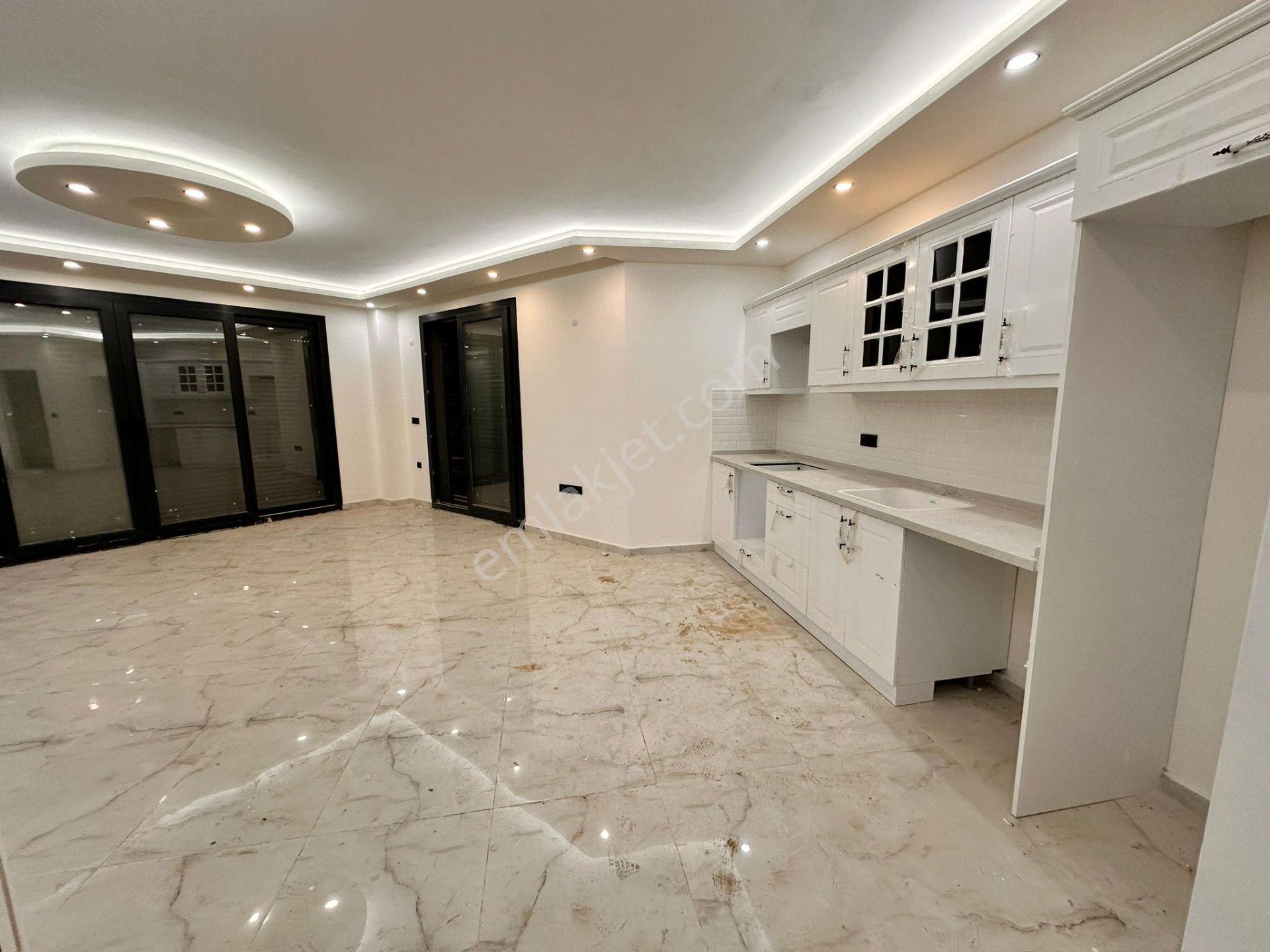Didim Hisar Mahallesi Yuvakur Emlaktan Acil Satılık 3+1 Villa Bahçeli Havuzlu Köşe Başı - Görsel 9