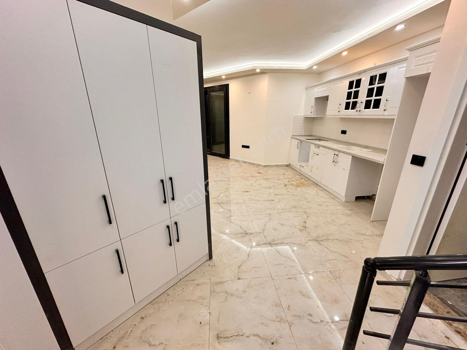 Didim Hisar Mahallesi Yuvakur Emlaktan Acil Satılık 3+1 Villa Bahçeli Havuzlu Köşe Başı - Görsel 11