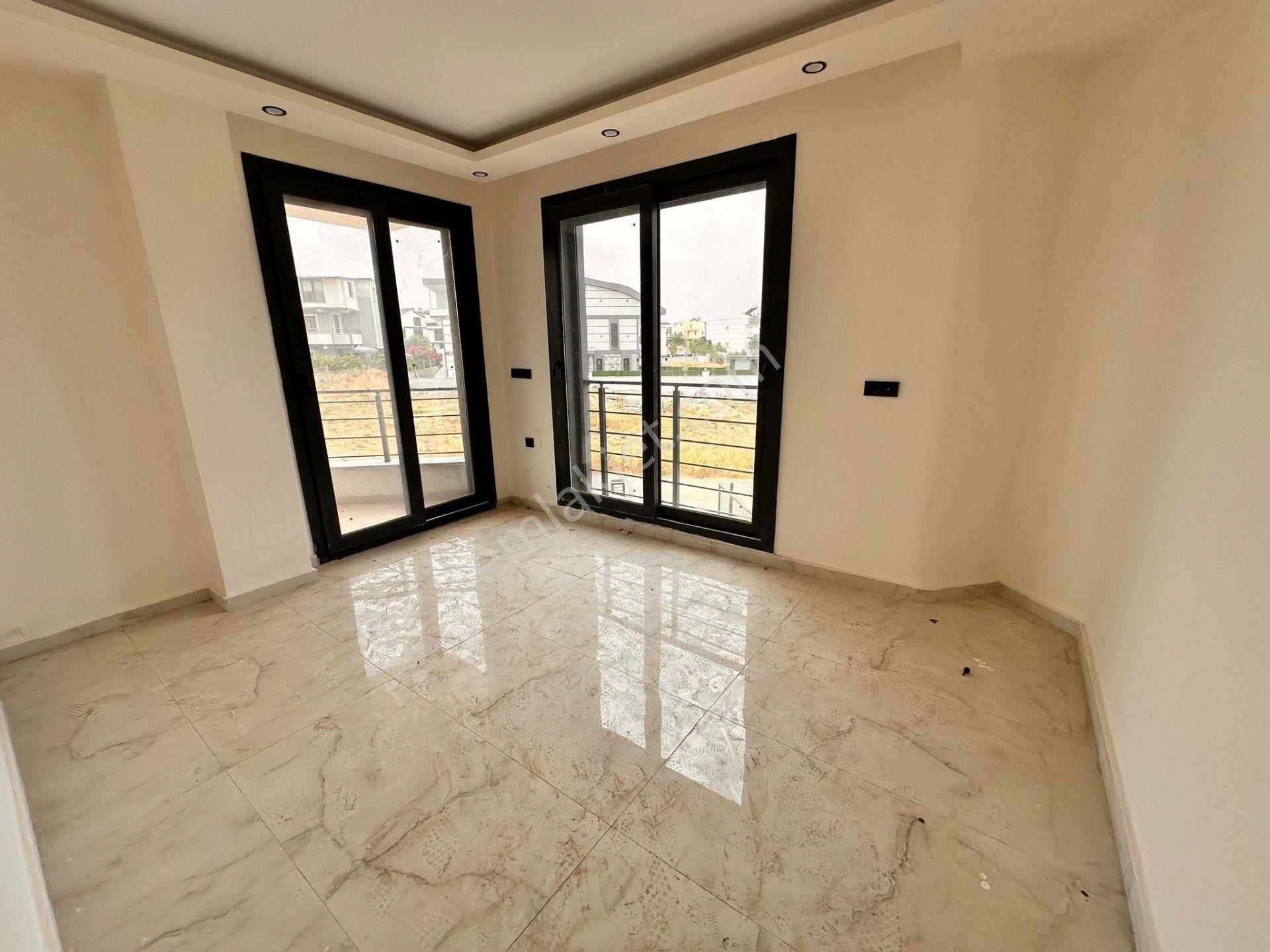 Didim Hisar Mahallesi Yuvakur Emlaktan Acil Satılık 3+1 Villa Bahçeli Havuzlu Köşe Başı - Görsel 14