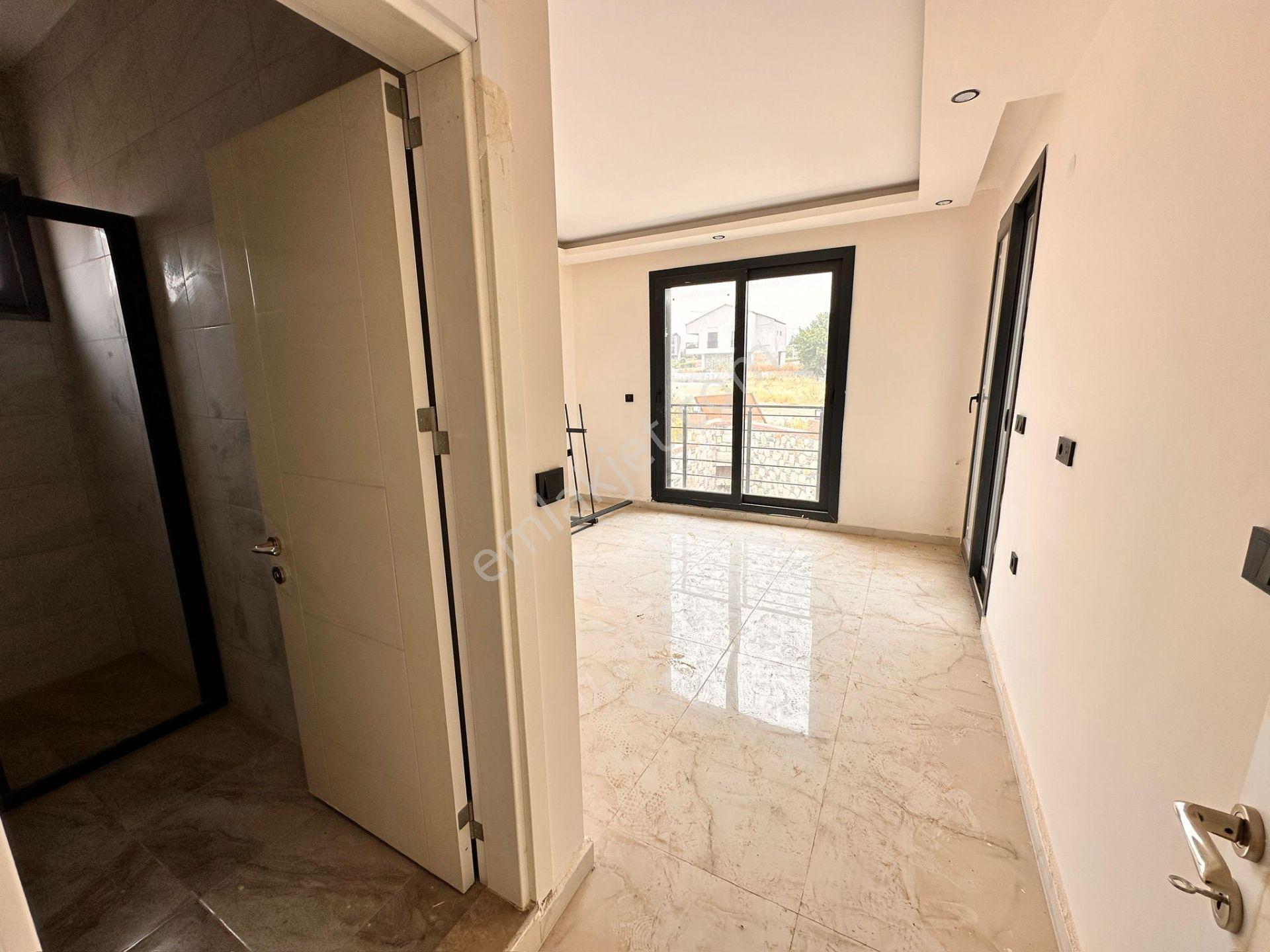 Didim Hisar Mahallesi Yuvakur Emlaktan Acil Satılık 3+1 Villa Bahçeli Havuzlu Köşe Başı - Görsel 18