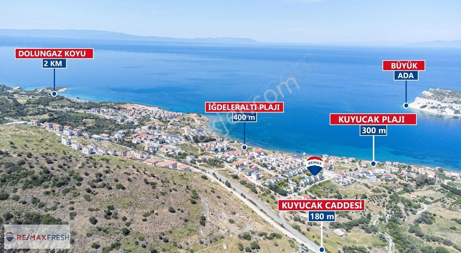 Karaburun Merkez Satılık Villa Kuyucak'ta Bahçeli Teraslı Havuzlu Sitede Tripleks