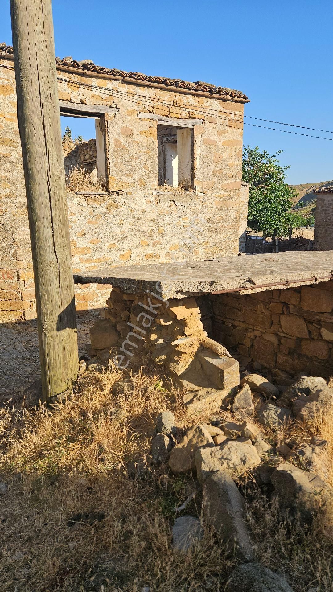 Gökçeada Dereköy Köyü Satılık Konut İmarlı Gökçeada Dereköy Satılık Arsa Ve Yıkık Taş Ev