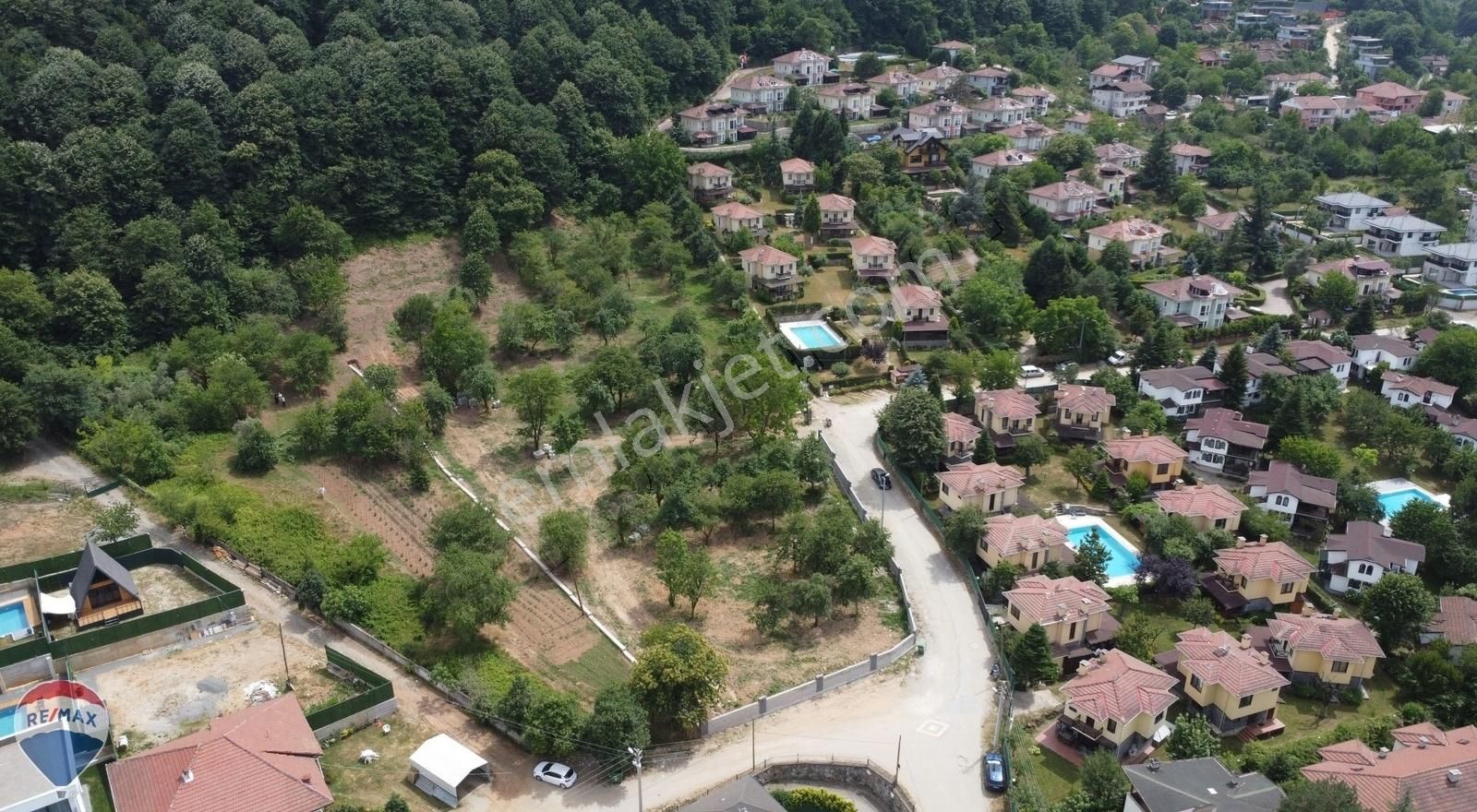 Sapanca Kırkpınar Tepebaşı Satılık Villa İmarlı REMAX MAVİ'DEN SAPANCA KIRKPINAR'DA İMARLI ARSA