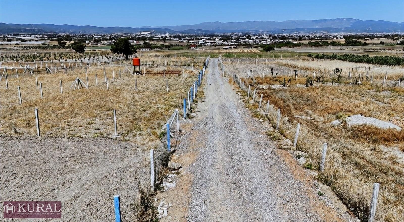 Menderes Altıntepe Satılık Tarla MENDERES MERKEZE 4KM MESAFEDE 400M2 HİSSE TAPULU YERİ AYRI BAHÇE