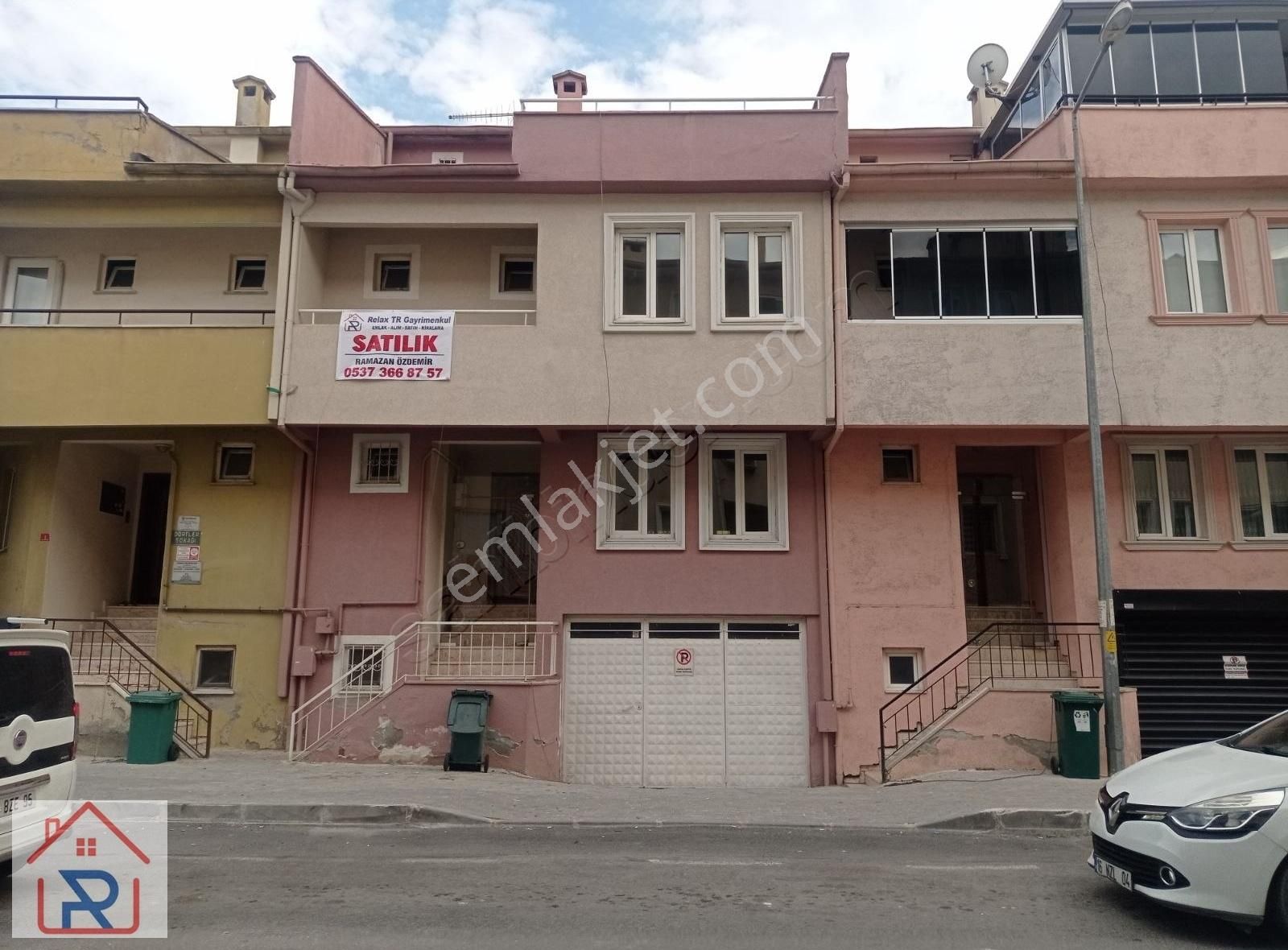 Nilüfer Üçevler Satılık Villa RELAX TR'DEN DEN ÜÇEVLER'DE SATILIK FIRSAT 3 KATLI VİLLA