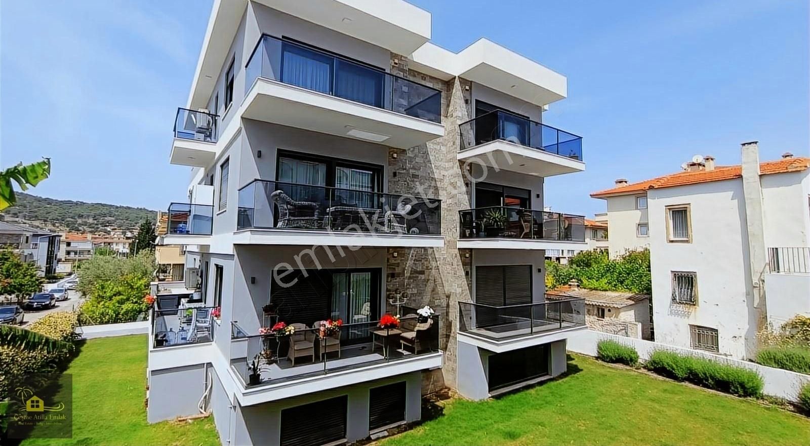 Çeşme Musalla Satılık Daire ÇEŞME'DE SATILIK MARİNA BÖLGESİNE YAKIN ARA KAT 2+1 LÜX DAİRE