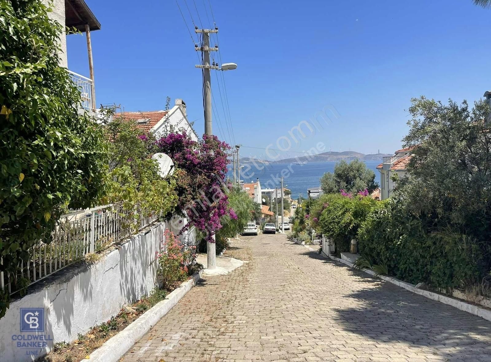 Foça Cumhuriyet Satılık Villa İzmir Foça'da Satılık 3+1 Müstakil Villa